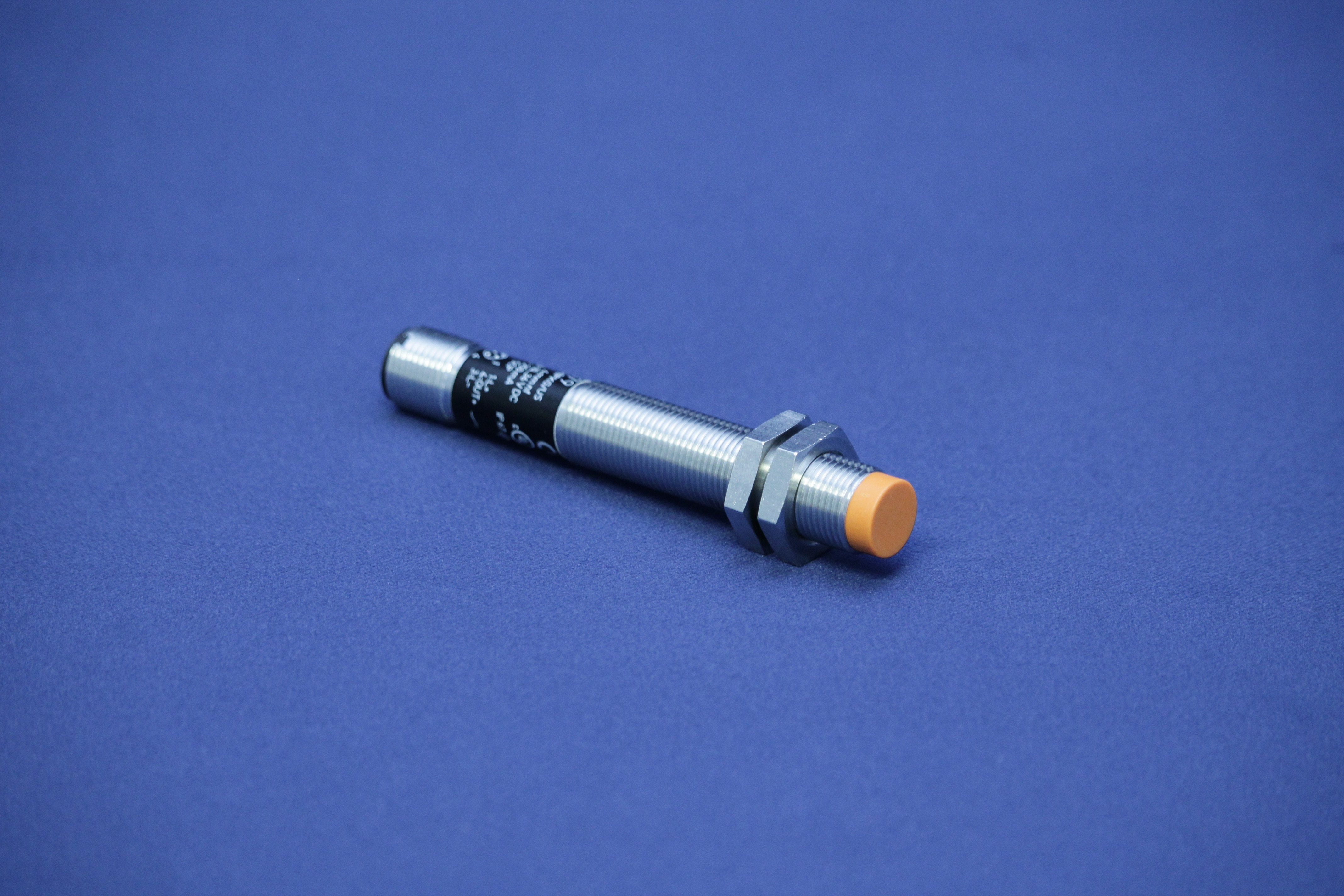 IND. NÄHERUNGSINITIATOR M12x1 24VDC NO PNP 3-LEITER STECKER GEHÄUSE: MESSING VERNICKELT