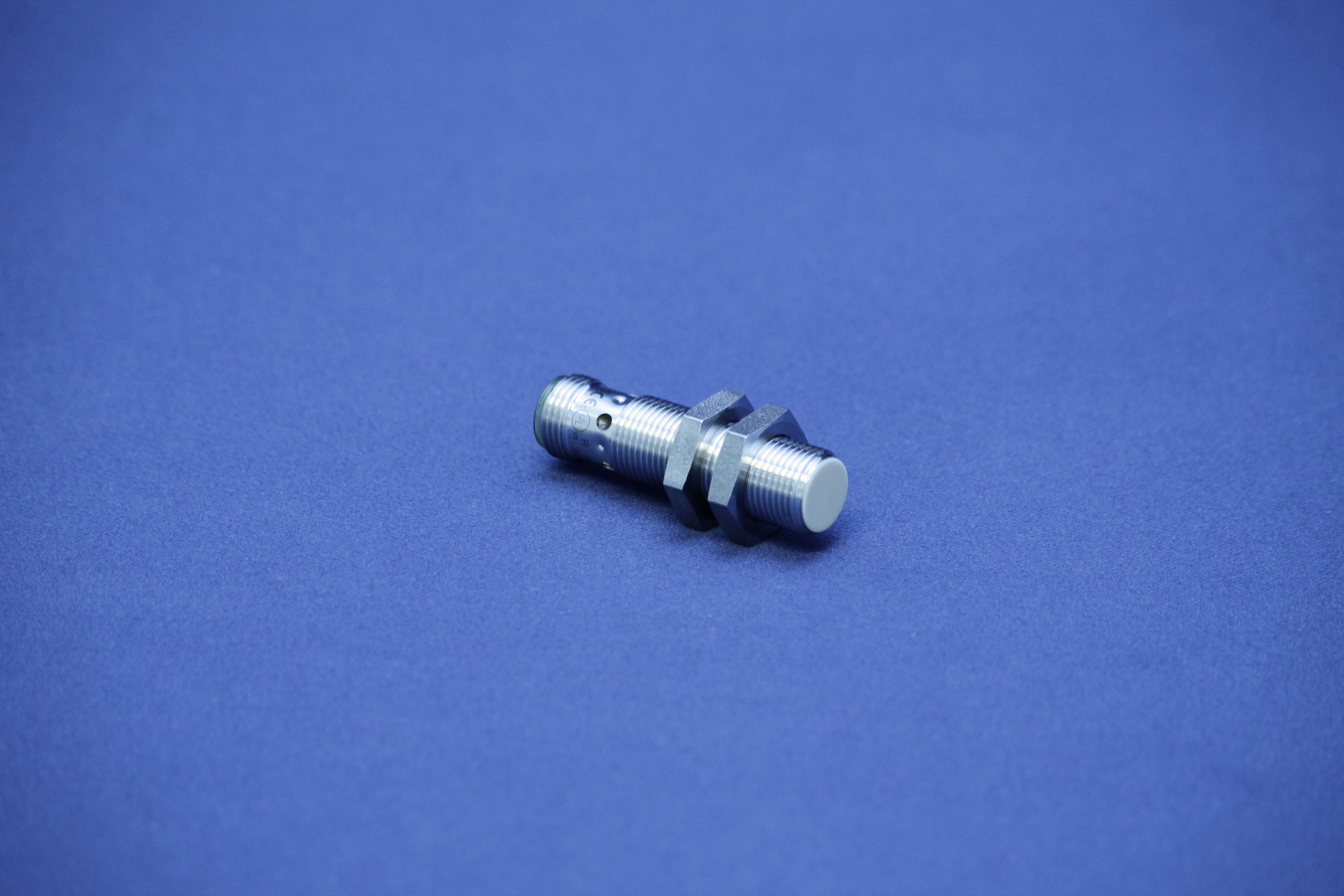 IND. NÄHERUNGSINITIATOR M12x1 24VDC NO PNP 3-LEITER STECKER GEHÄUSE: EDELSTAHL 316L