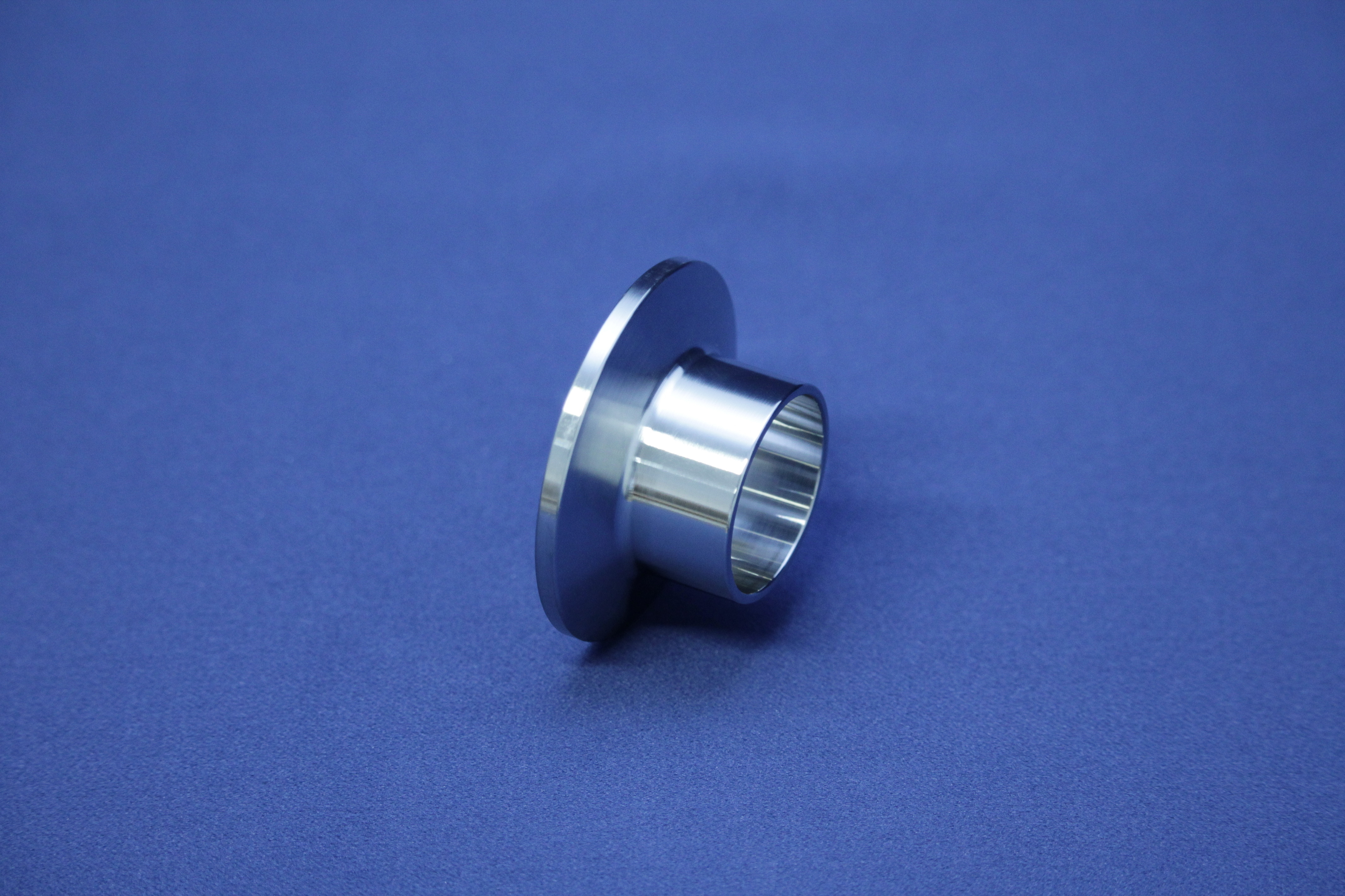 CLAMPST. TC DIN32676-KK 2,5" 304L BL FLANSCH 77,5 L28