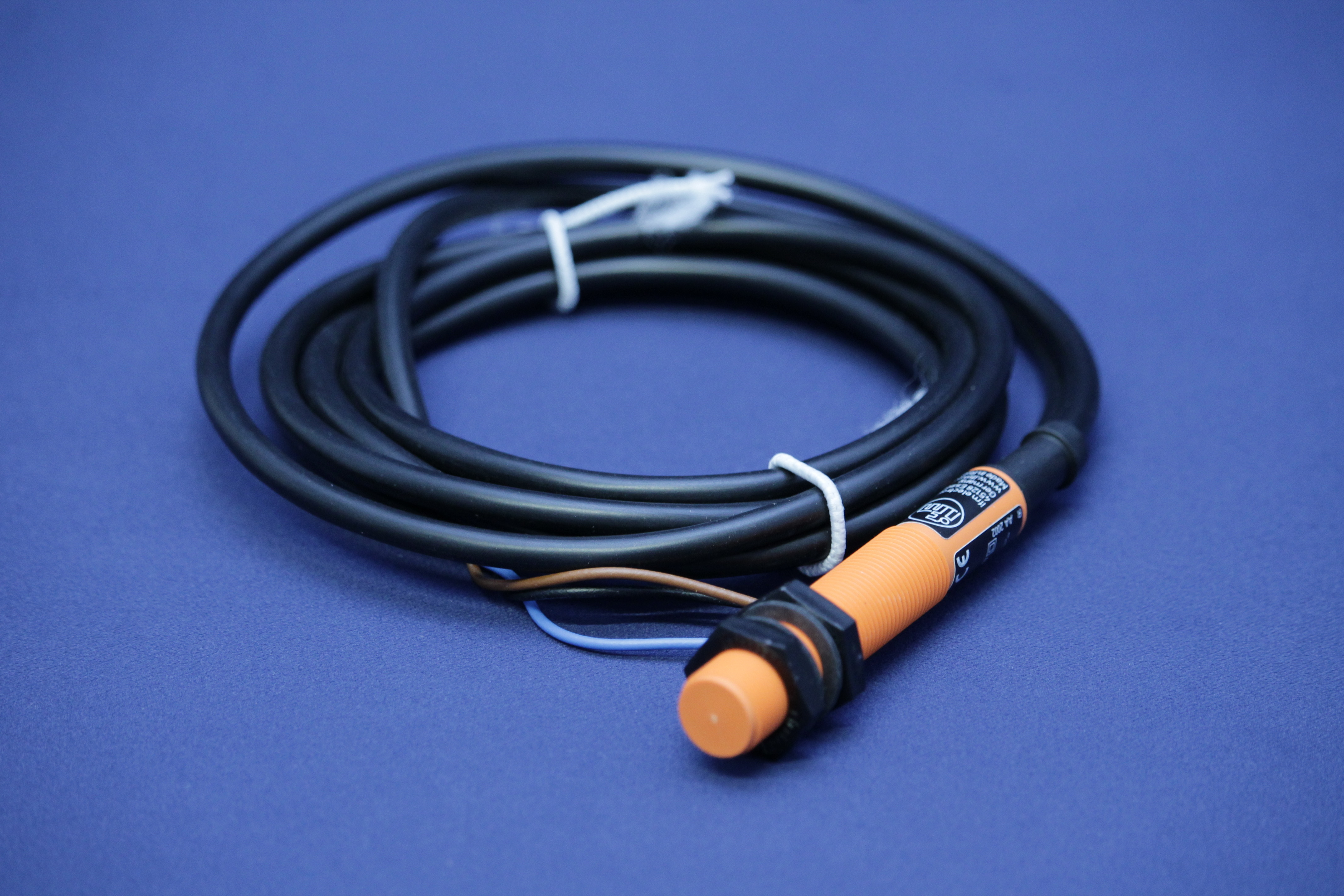 IND. NÄHERUNGSINITIATOR M12x1 24VDC PROG. 2-LEITER 2M KABEL